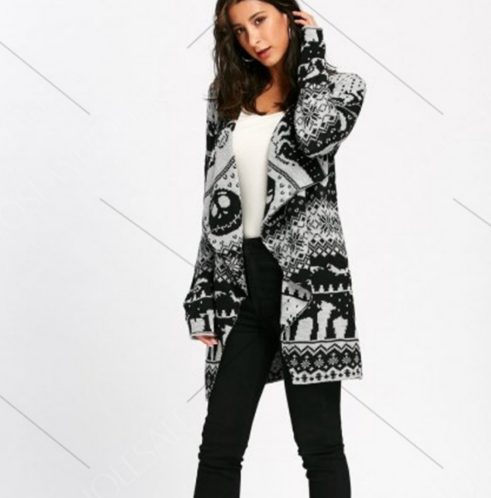 🚨LAST ONE🚨Jack Skellington Cardigan - Picture 2 of 3